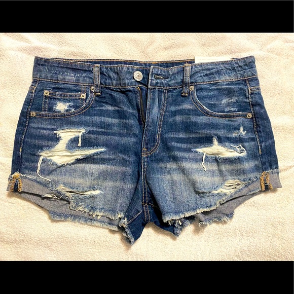 American Eagle Outfitters Pants - American Eagle Tomgirl Shortie